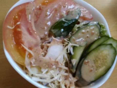 キャベツ・きゅうり・トマトのサラダ